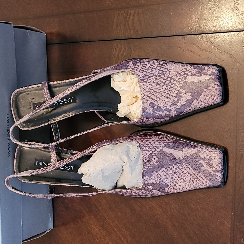 Strap shoe